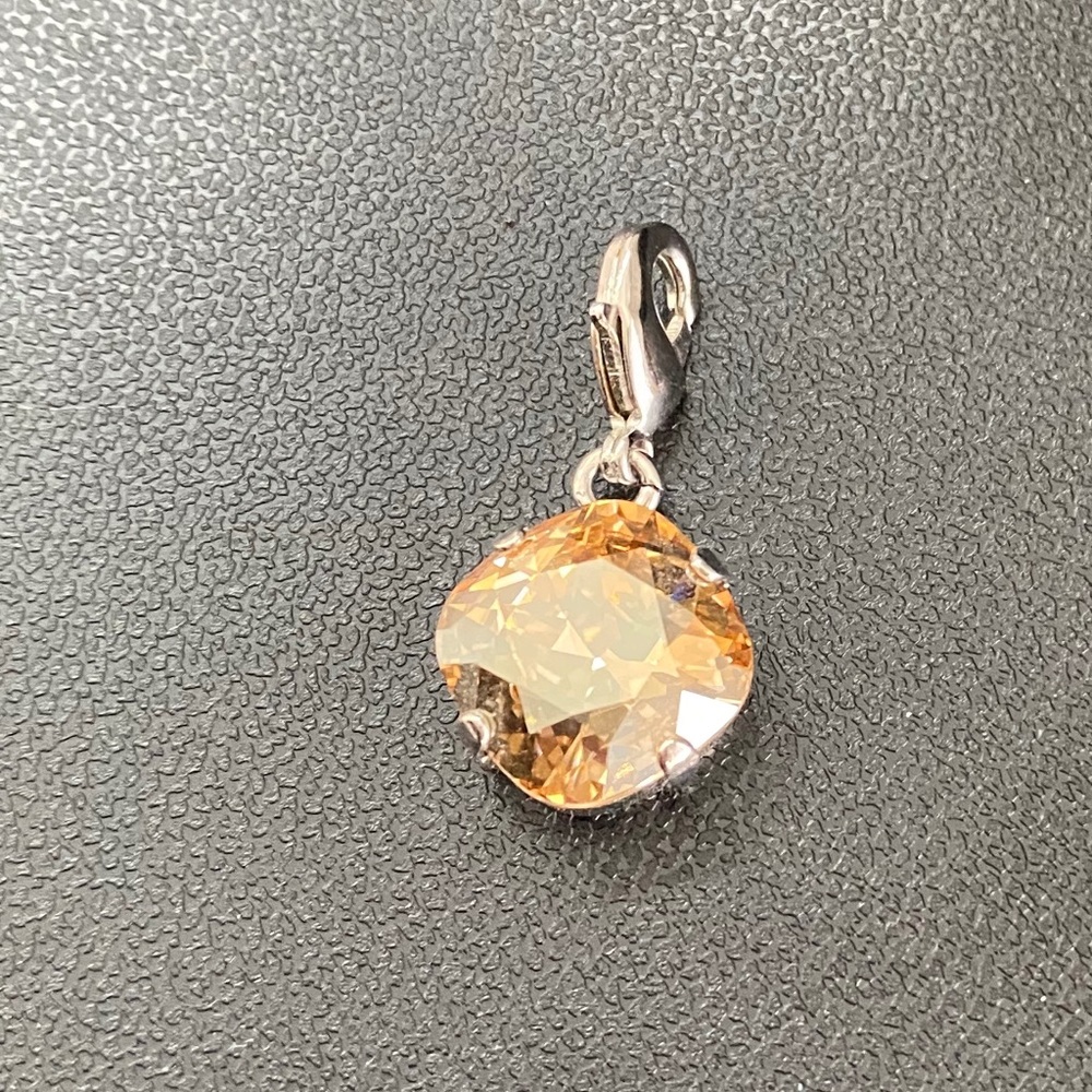 Sabika Swarovski crystal pendant